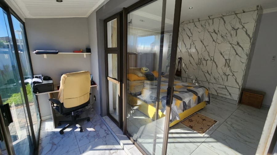 4 Bedroom Property for Sale in Country Club Western Cape